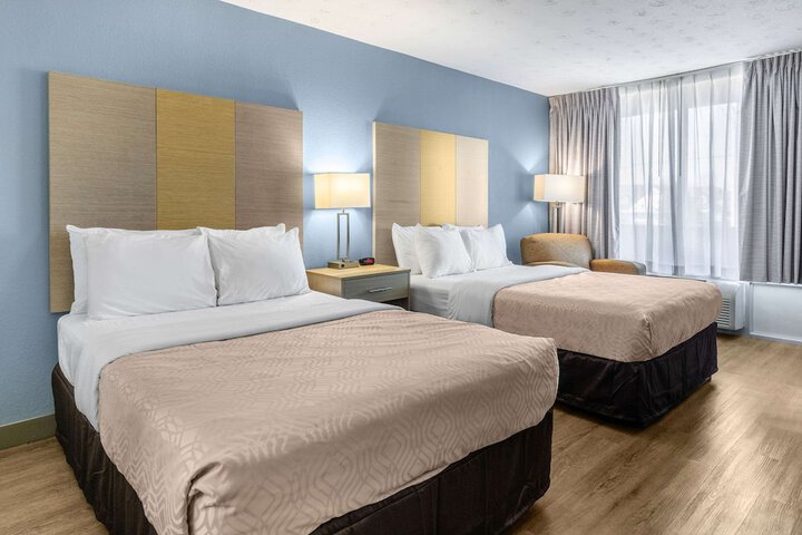 2 Double Beds (4 of 12)