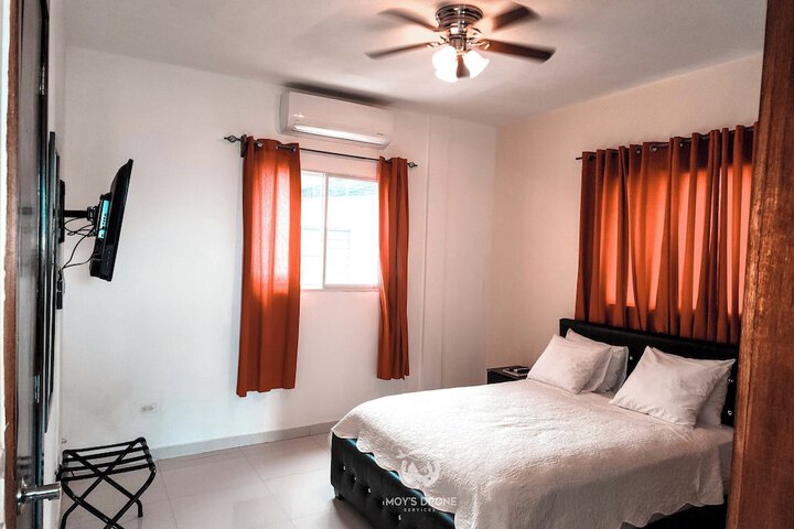 Room 2 of 11