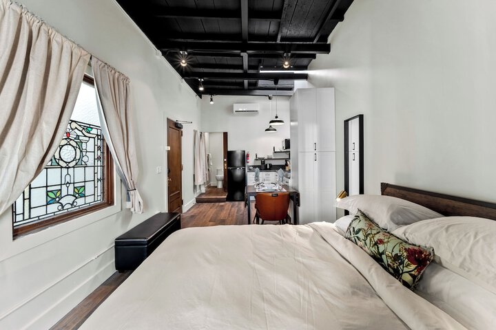 Room 47 of 191