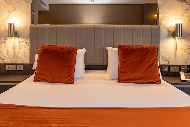 Room 27 of 75