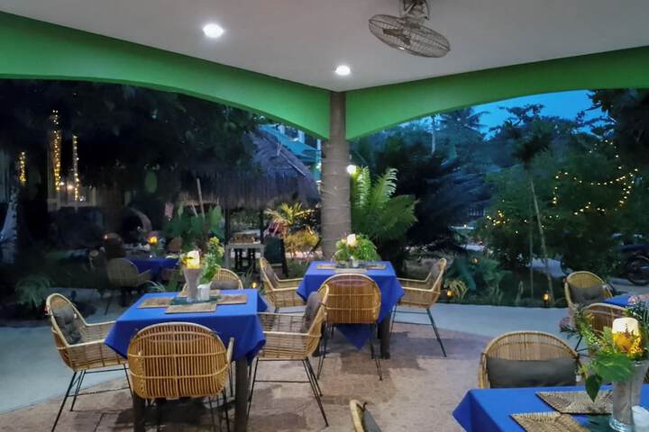 Dining 144 of 210