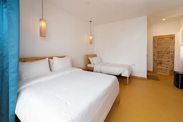 Room 53 of 138