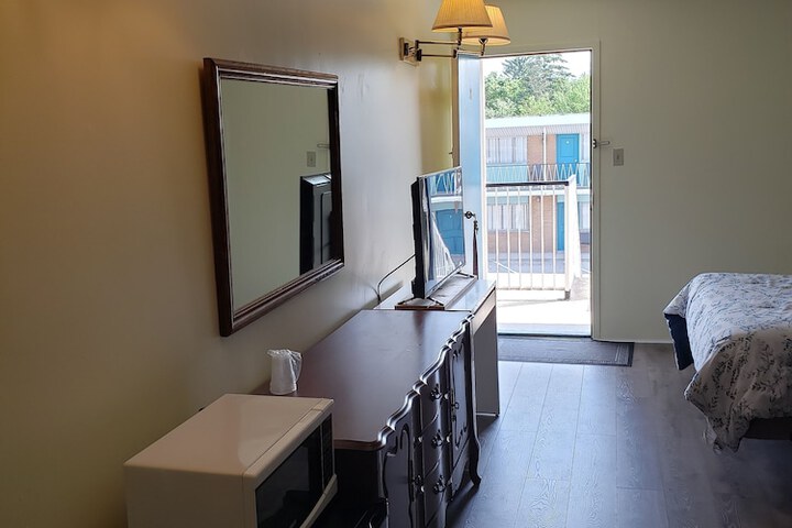 Room 10 of 56