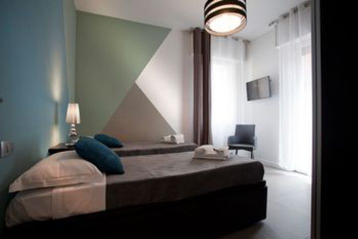 Room 13 of 36