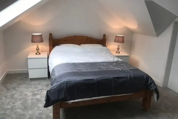 Room 3 of 10