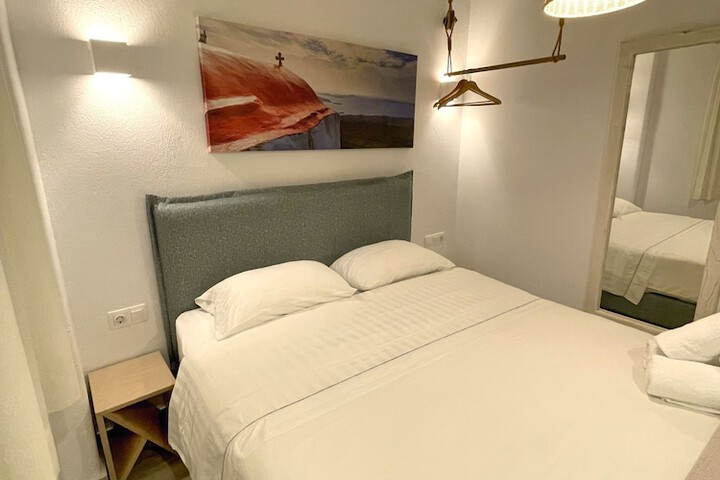 Room 34 of 93