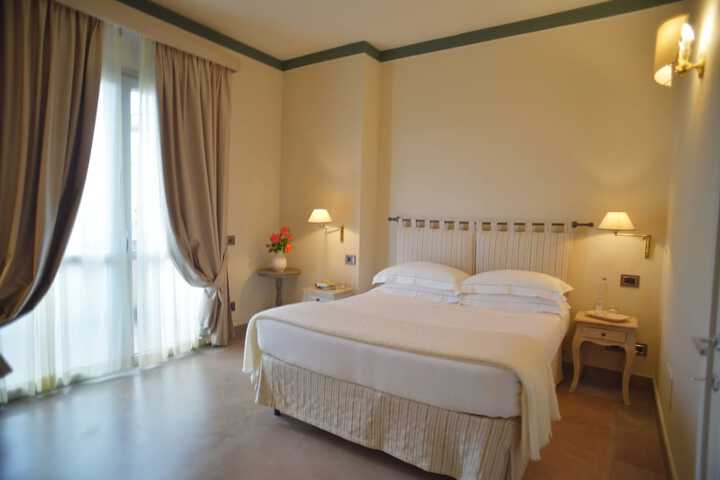 Room 14 of 216