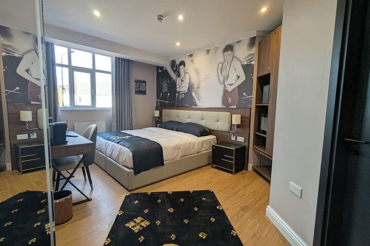Room 52 of 117