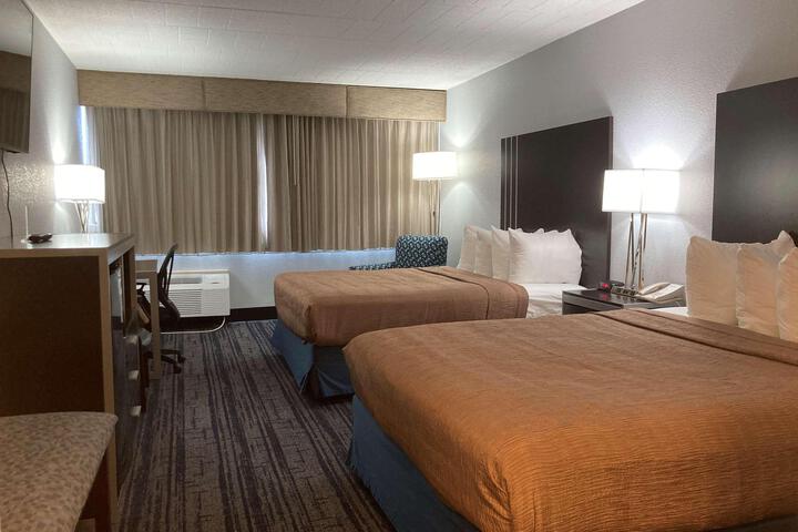 2 Queen Beds (7 of 41)
