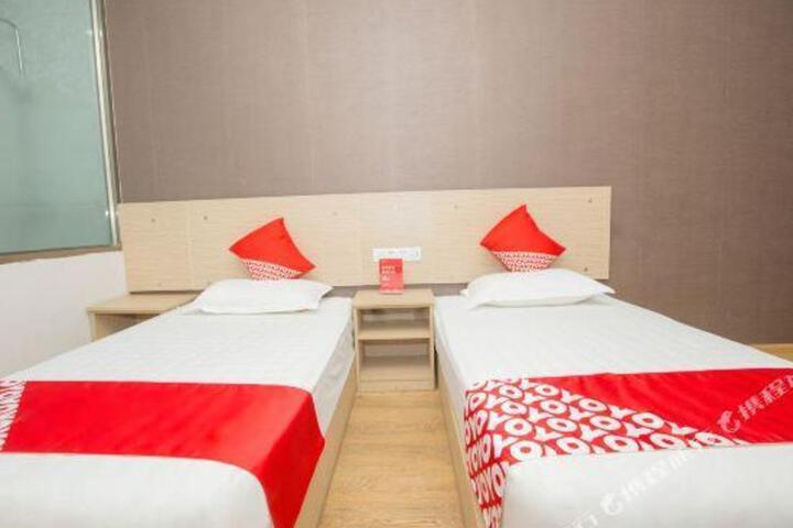Fengmingjiutian Hotels