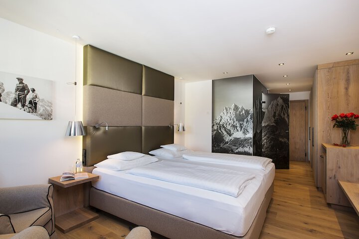Room 27 of 47