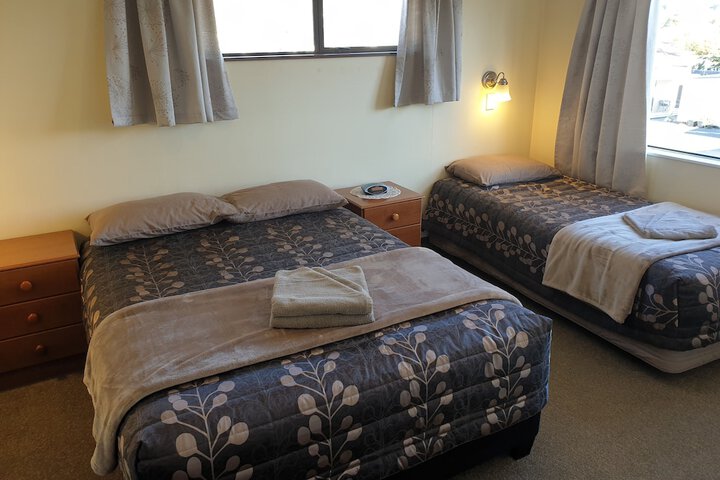 Room 33 of 64