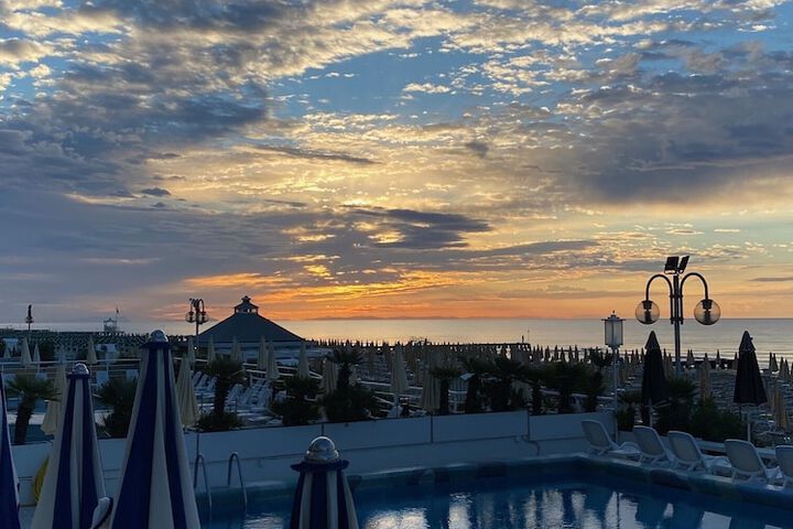 Pool 84 of 115