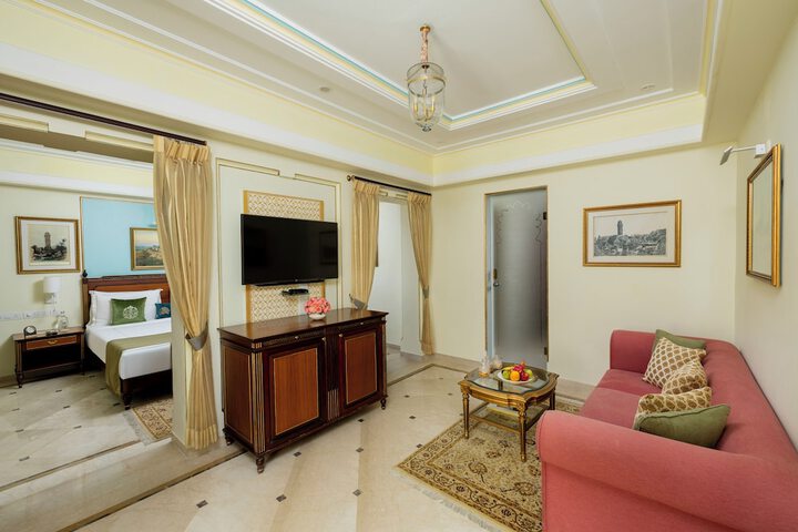 Room 12 of 69