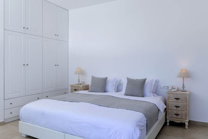 Room 20 of 99