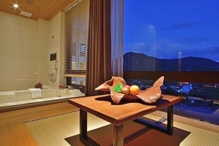 Room 4 of 34