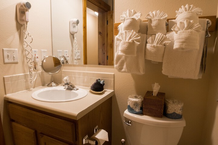 Bathroom sink