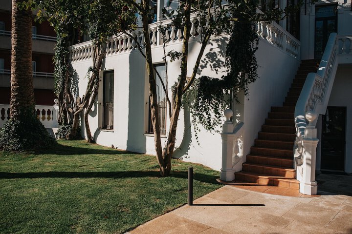 Hotel Exterior 18 of 19