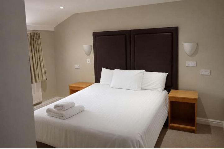Room 9 of 20