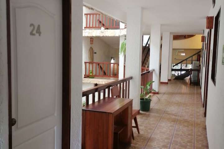 Ballroom/Hall 10 of 17