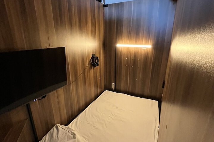 Room 7 of 24