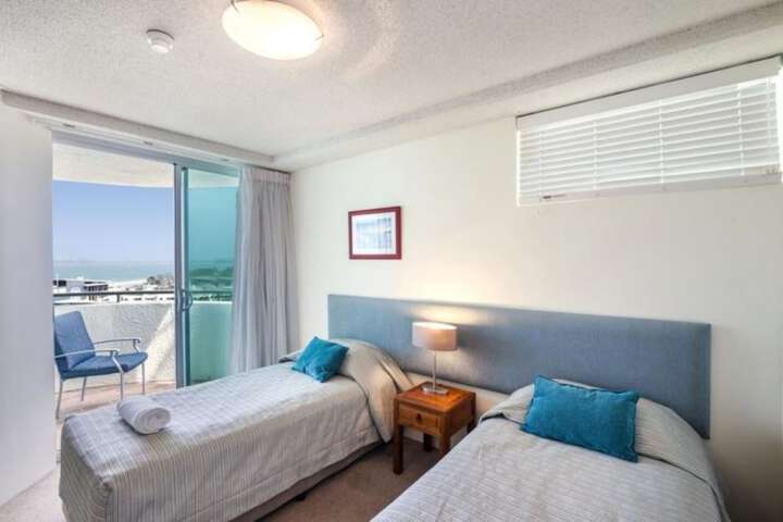 Room 15 of 136