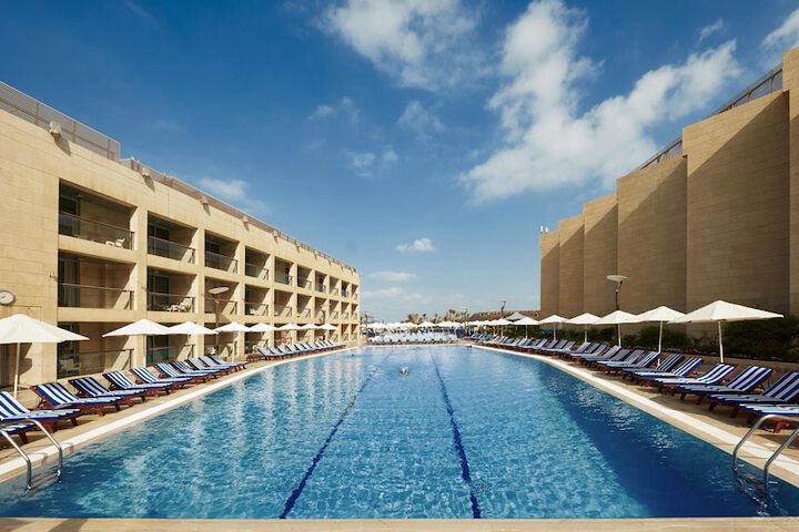 Pool 44 of 85