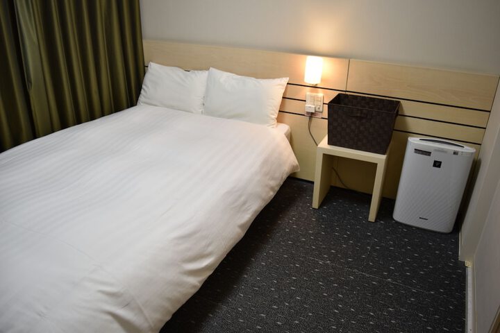Room 4 of 43
