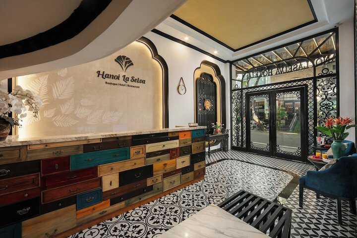 Hotel Interior 8 of 92
