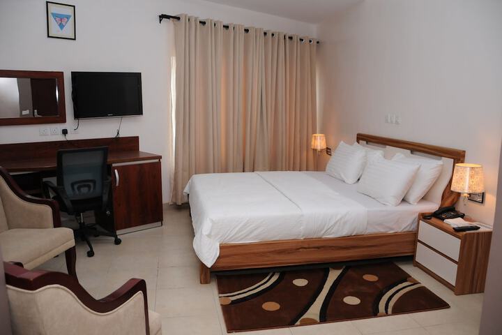 Room 6 of 31