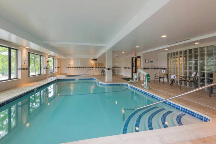 Pools & Facilities
