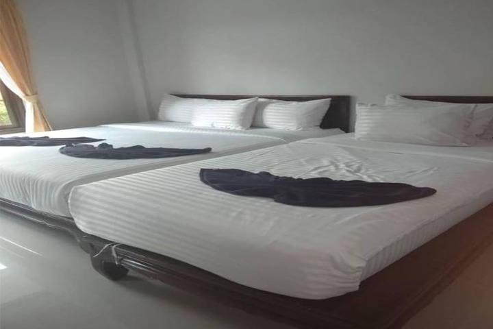 Room 3 of 53