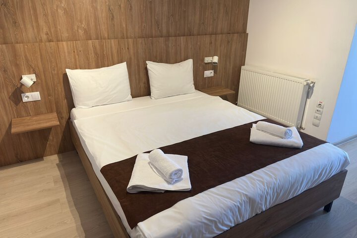 Room 51 of 83