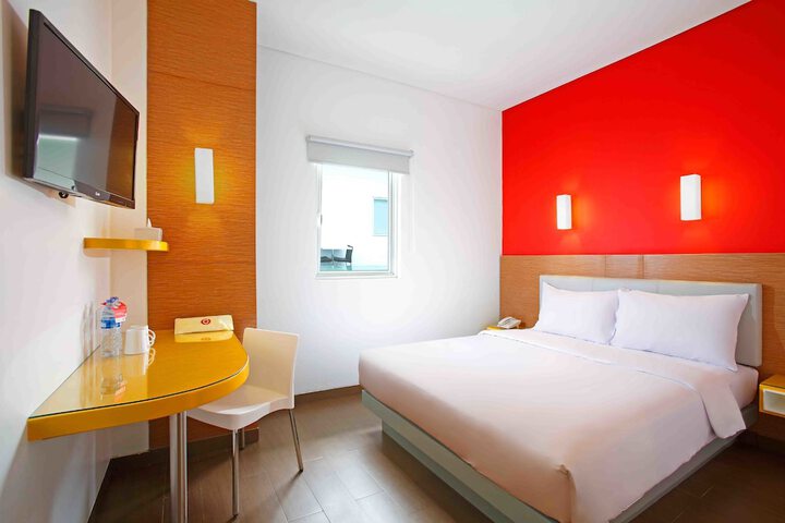 Room 5 of 18