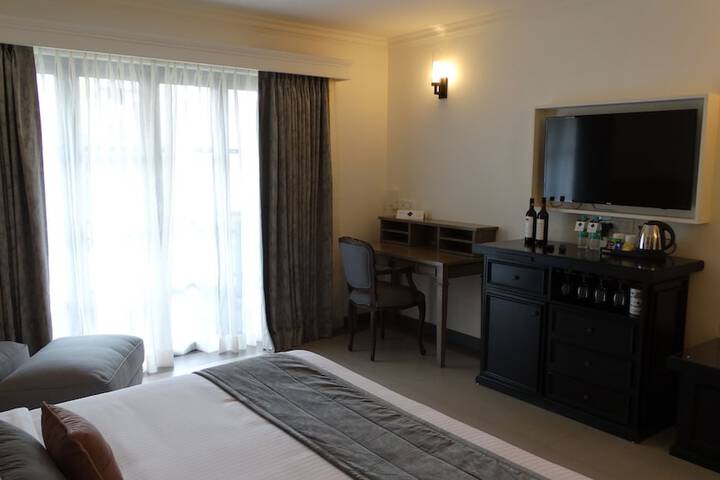 Room 8 of 38