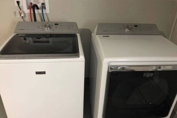 Laundry 28 of 49