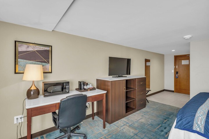 Room 26 of 40