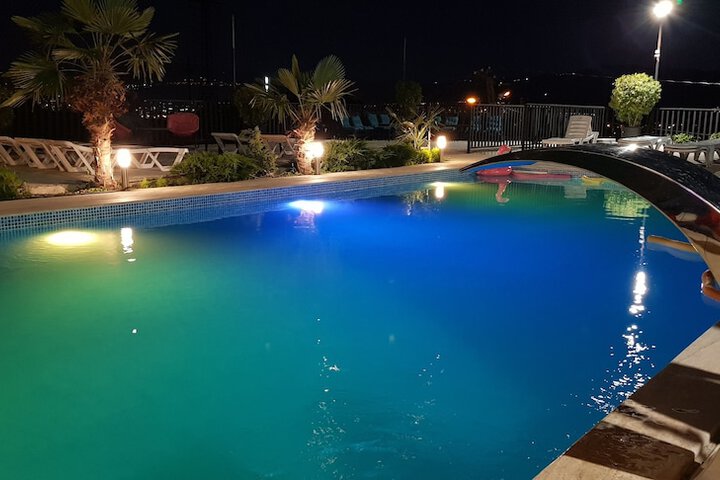 Pool 18 of 55