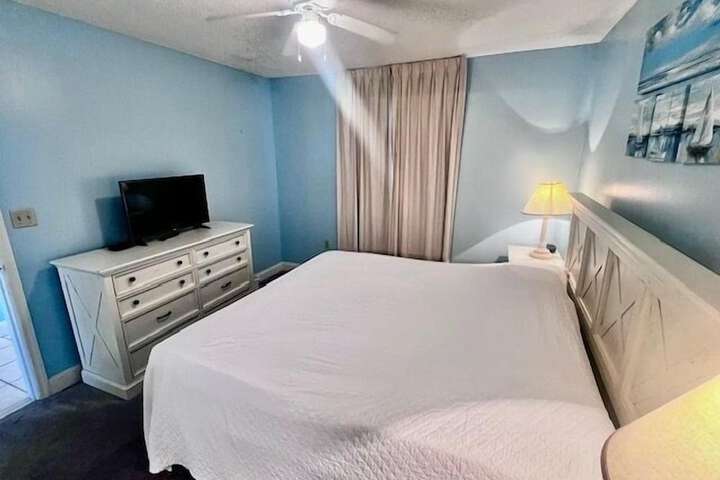 Room 4 of 32