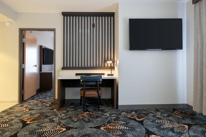 Room 27 of 56