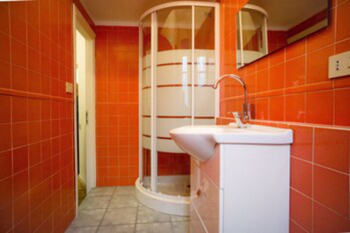 Room 3 of 20