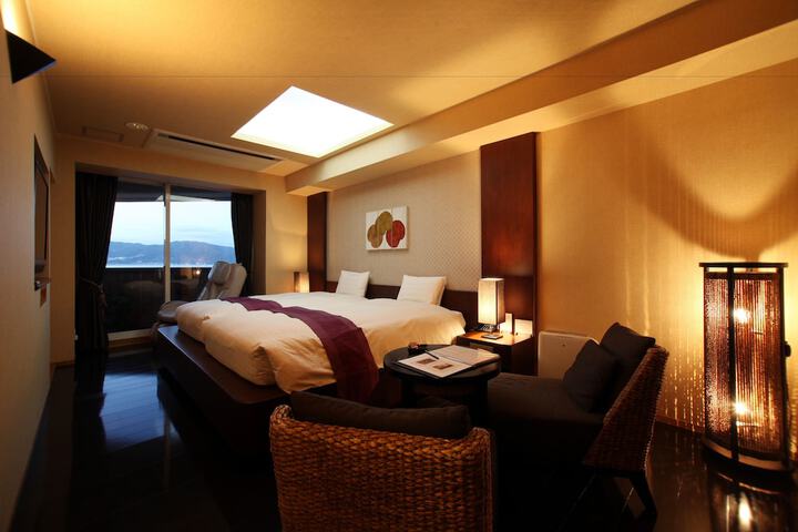 Room 10 of 43