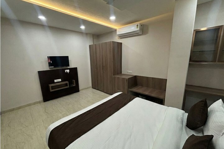 Room 16 of 42
