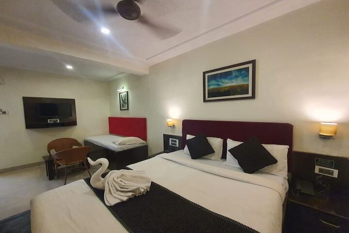 Room 9 of 27