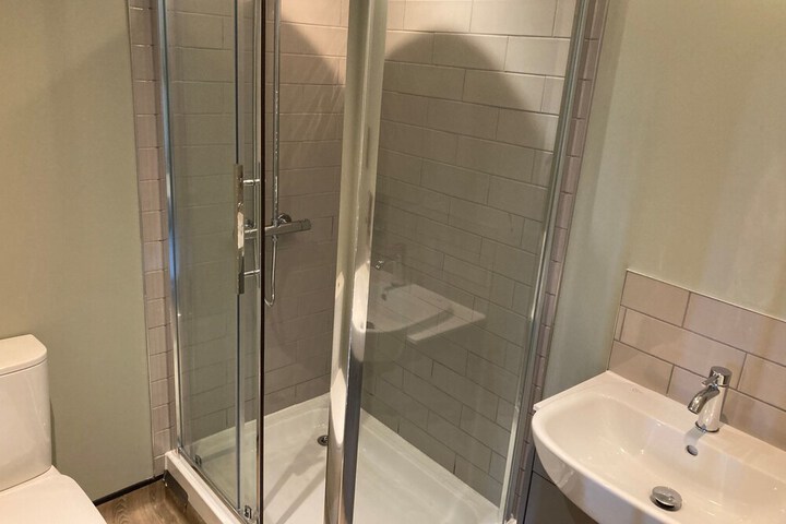 Room 10 of 14