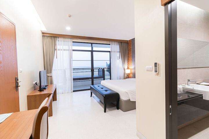 Room 35 of 70