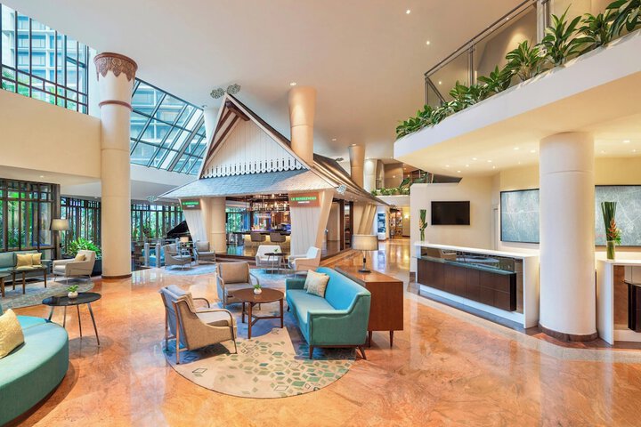 Entrance & Lobby