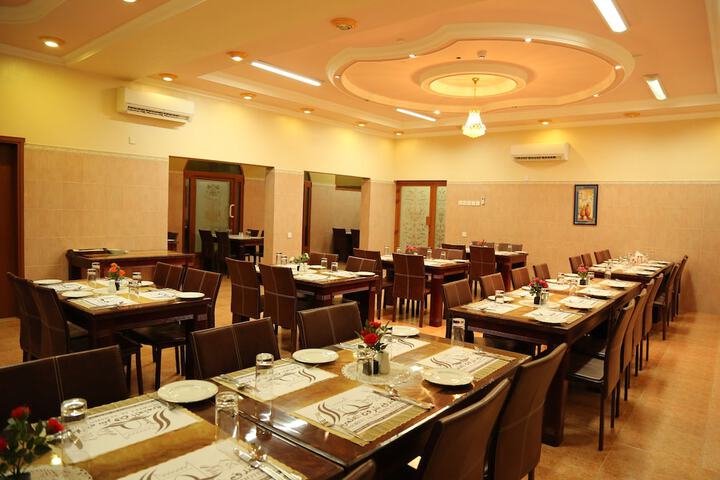 Dining 21 of 26