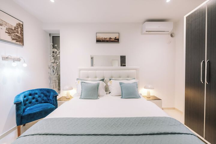 Room 4 of 257