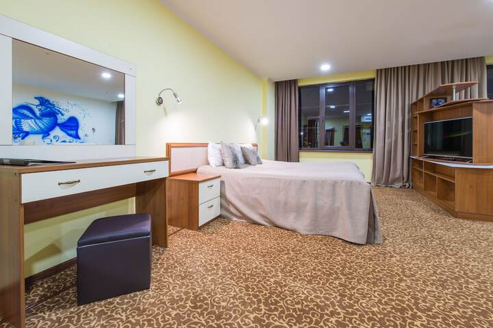 Room 4 of 31